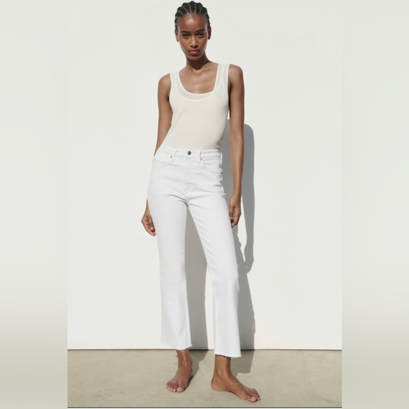 BNWT Zara TRF MID-RISE FLARE CROPPED JEANS - Picture 7 of 8